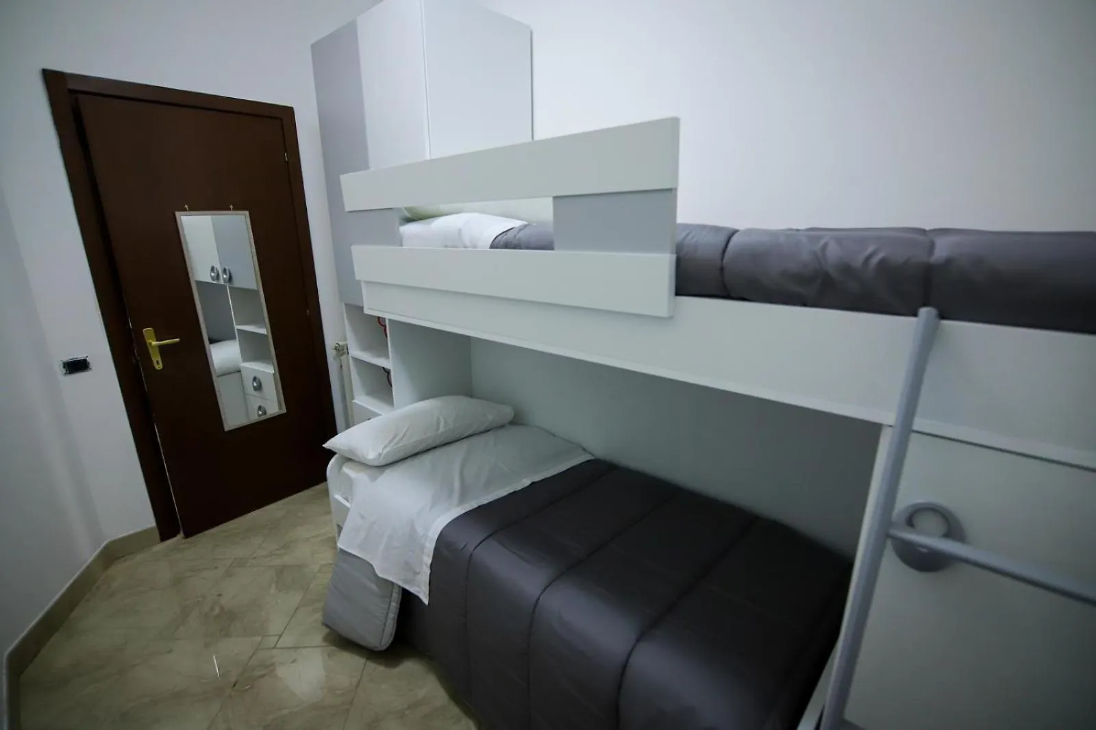 Apartment La Fenice Naples